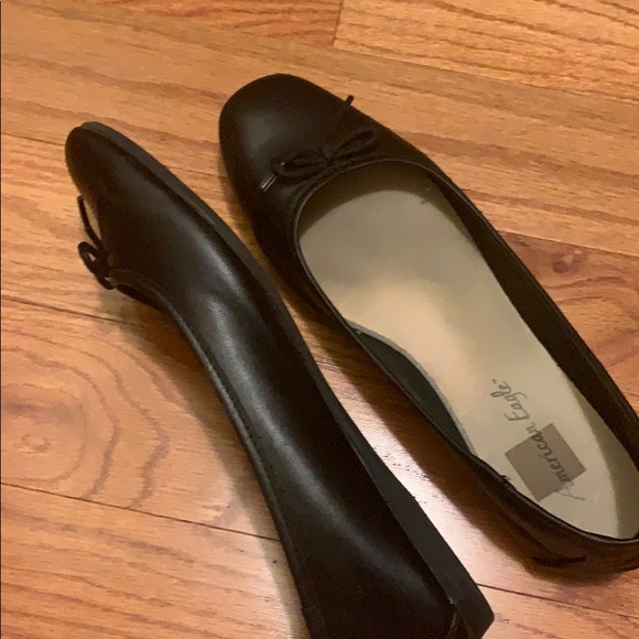 Black flats with bow - Picture 4 of 4